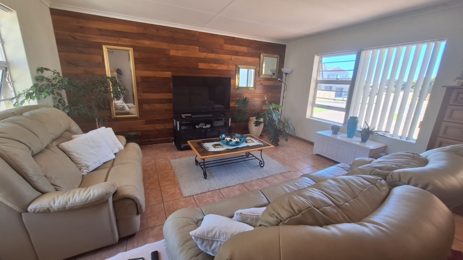 3 Bedroom Property for Sale in Stilbaai Wes Western Cape
